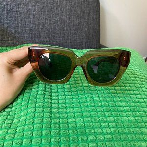 Sonix Tokyo Dream Sunglasses - Black/Butterscotch